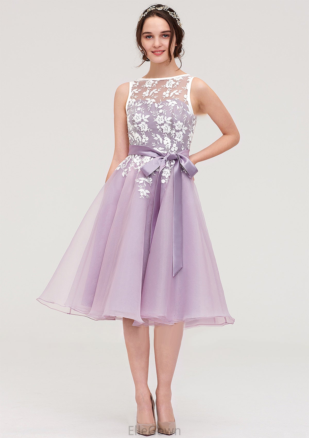 Bateau Sleeveless Organza Knee-Length A-line/Princess Bridesmaid Dresses With Sashes Lace Adeline DEP0025358