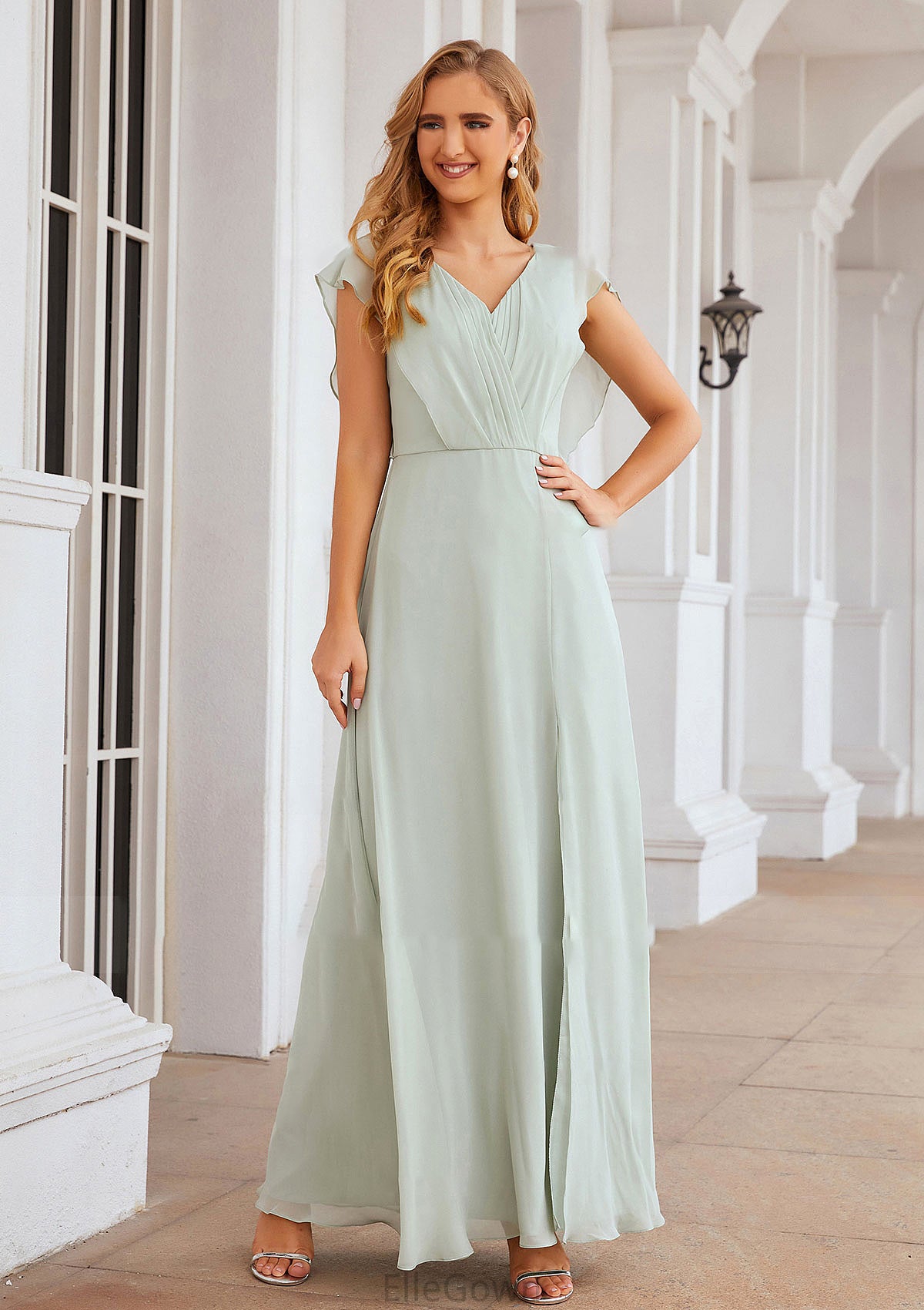 A-line V Neck Sleeveless Long/Floor-Length Chiffon Bridesmaid Dresses With Pleated Split Avery DEP0025372