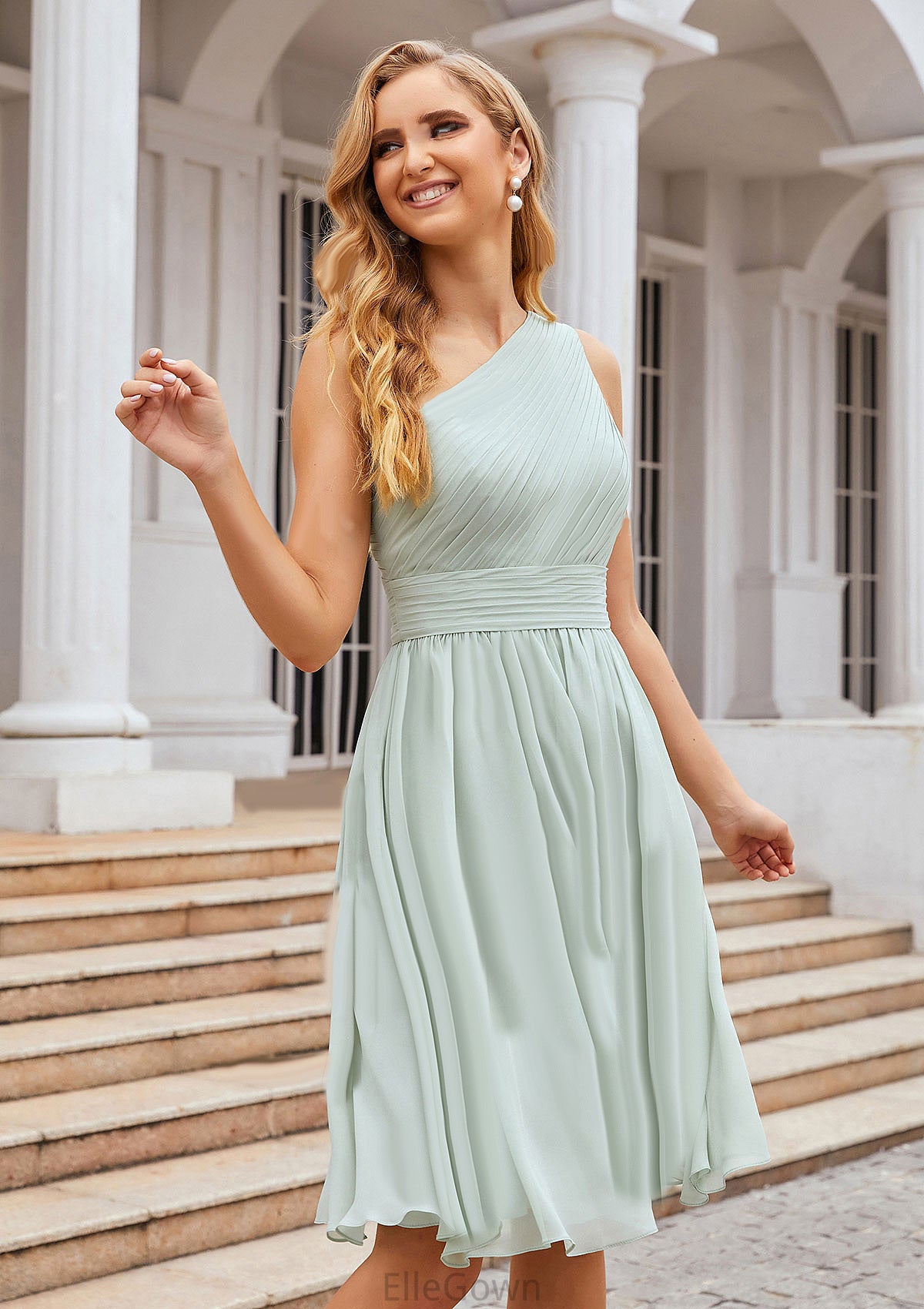 A-line One-Shoulder Sleeveless Chiffon Knee-Length Bridesmaid Dresses With Pleated Ireland DEP0025379