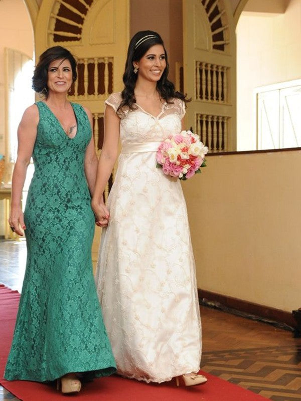 Cecelia Sheath/Column Lace V-neck Sleeveless Floor-Length Mother of the Bride Dresses DEP0020447