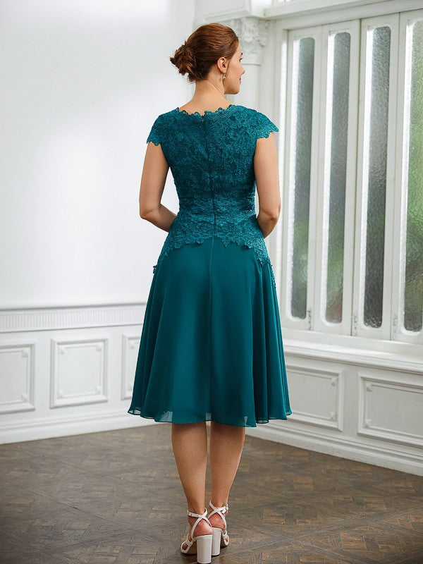 Harper A-Line/Princess Chiffon Ruched V-neck Short Sleeves Knee-Length Mother of the Bride Dresses DEP0020268