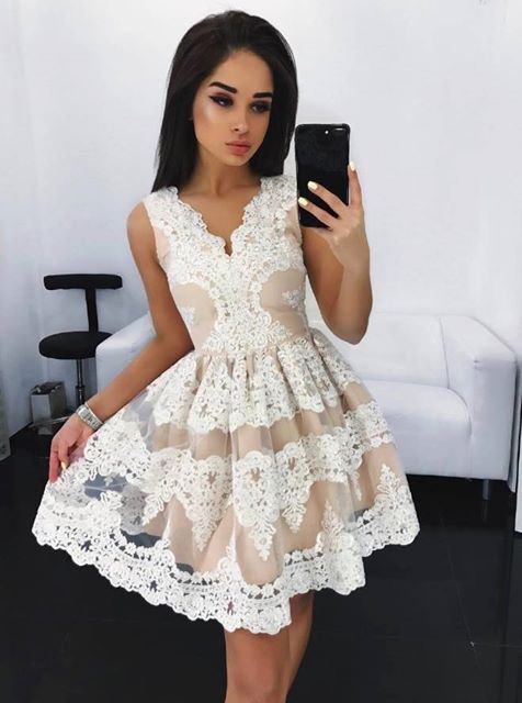 A-Line Isabel Homecoming Dresses V-Neck Appliques White 2024