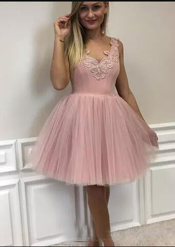 A-Line V-Neck Short Blush Tulle Homecoming Dresses Helena 2024 With Appliques