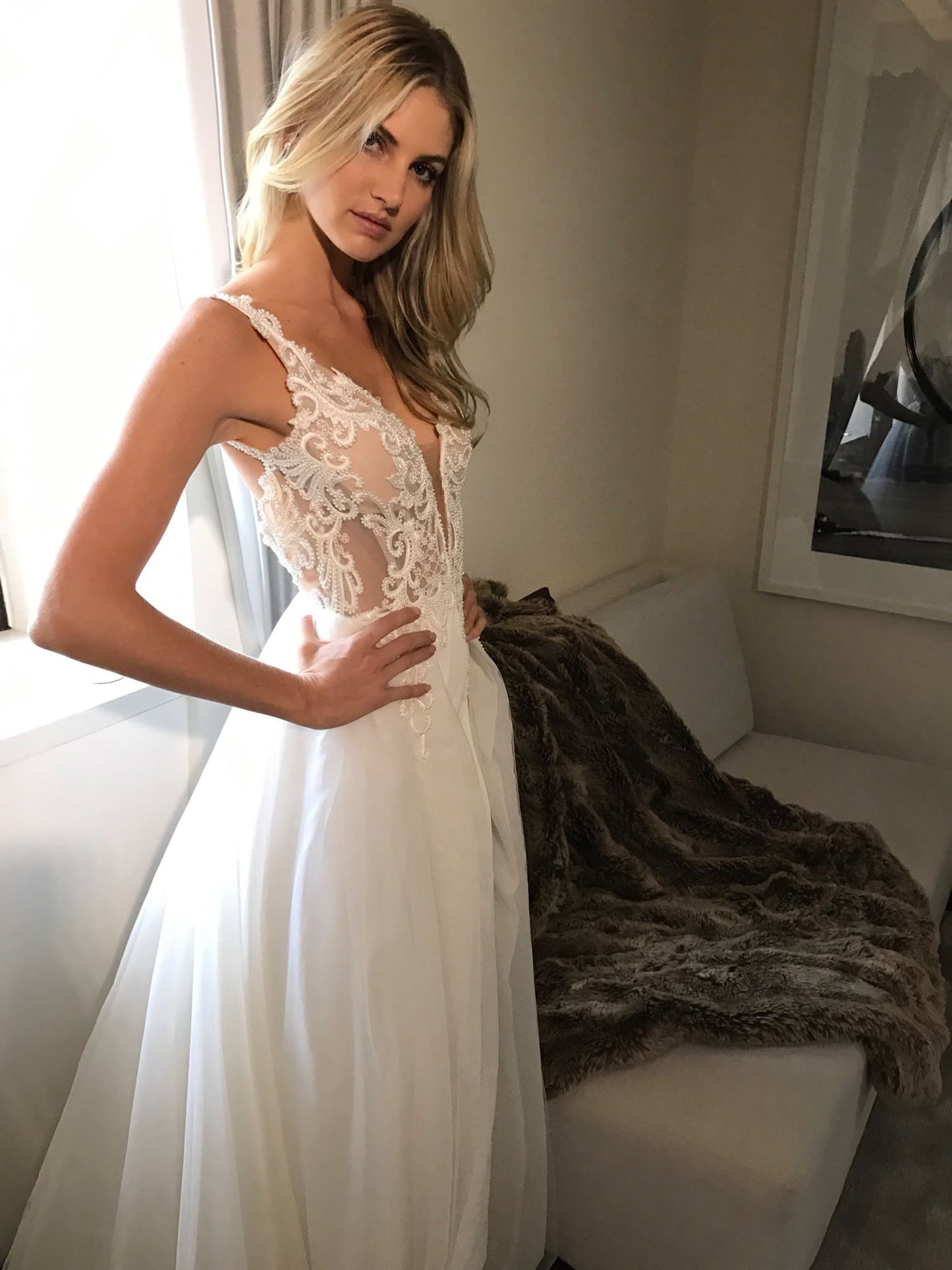 Long Princess Mermaid V-Neck Sleeveless Lace Sexy Ivory Wedding Dresses