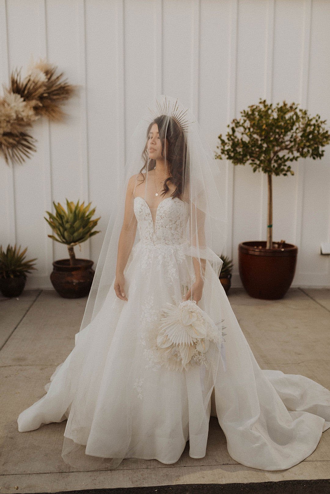 Ball Gown Strapless Sweetheart Ivory Wedding Dresses with Appliques, Beach Wedding Gowns SJS15499