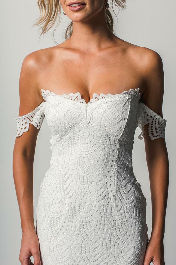 Off the Shoulder White Sweetheart Lace Sexy Mermaid Open Back Beach Wedding Dresses JS725