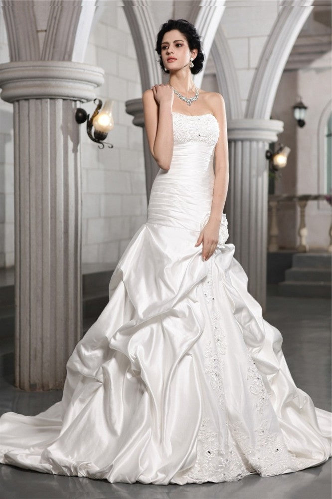 A-Line/Princess Sleeveless Strapless Beading Applique Hand-Made Flower Long Satin Wedding Dresses DEP0006812