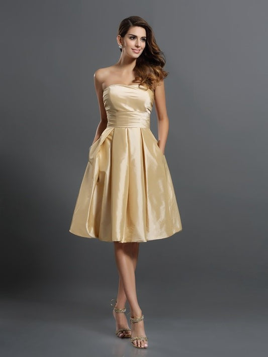 A-Line/Princess Strapless Sleeveless Short Taffeta Bridesmaid Dresses DEP0005359