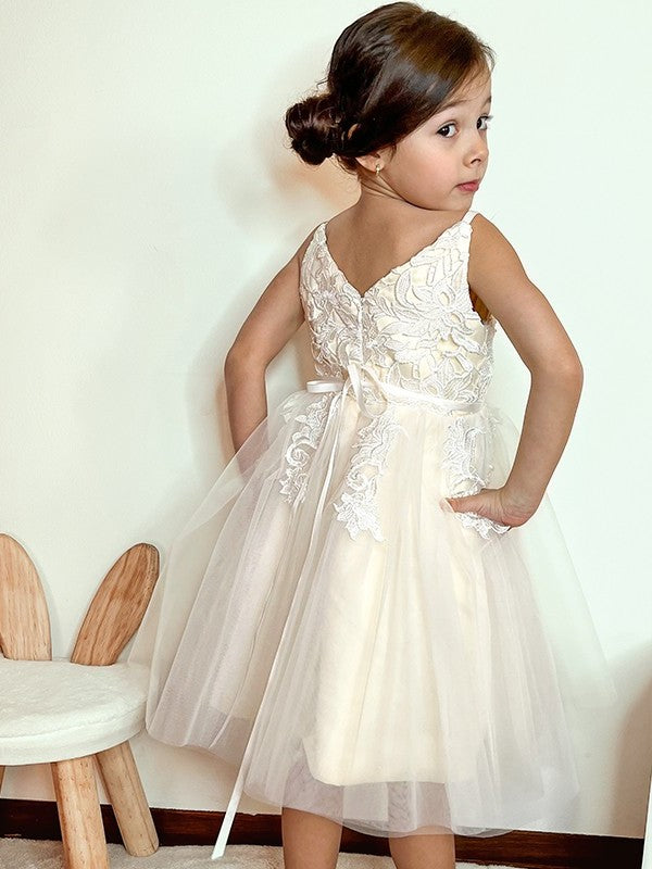 A-Line/Princess Tulle Lace V-neck Sleeveless Knee-Length Flower Girl Dresses DEP0009285